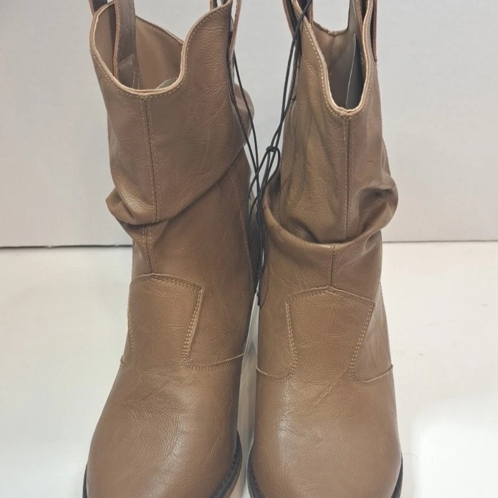 Modern Western Cowboy Distressed Boot W/Pull-Up Tab-Sz 11-Charles Albert Women's